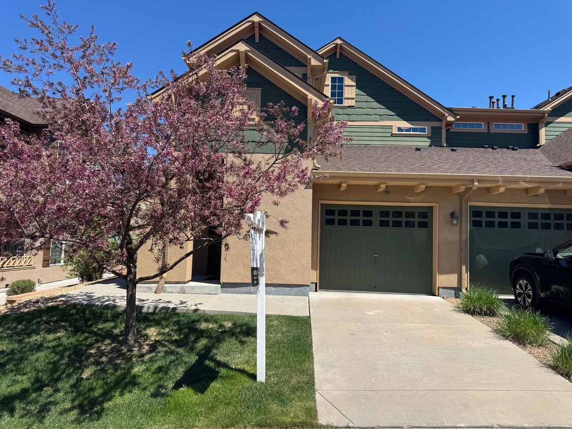Primary Photo - Lovely Townhome in Dancing Willows