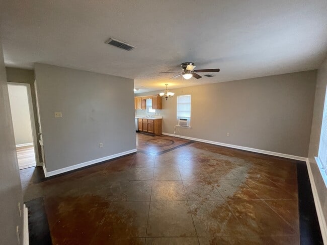 Building Photo - 570 Cherub Ct