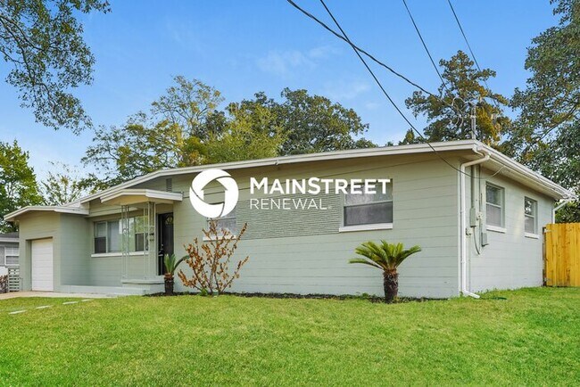 Building Photo - 3 Bedroom Pet-Friendly Home in Jacksonville, FL with Main Street Renewal