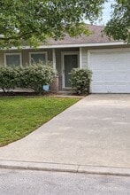 Building Photo - 15823 Regal Trace Ln