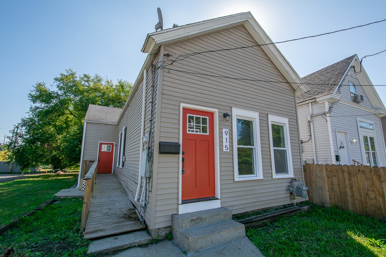 Primary Photo - 915 S Shelby St
