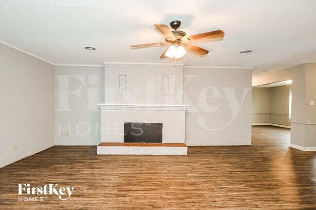 Foto del edificio - 1020 Mary Dr