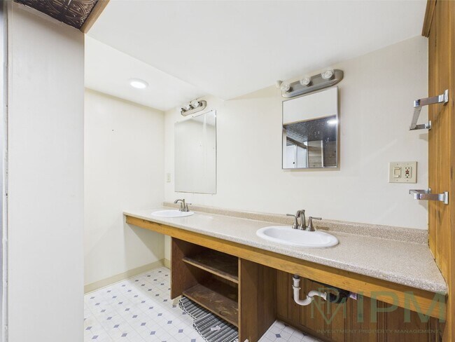 Foto del edificio - 307 N Fayette St