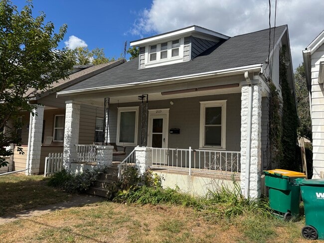 Building Photo - 2113 W Sherman Ave