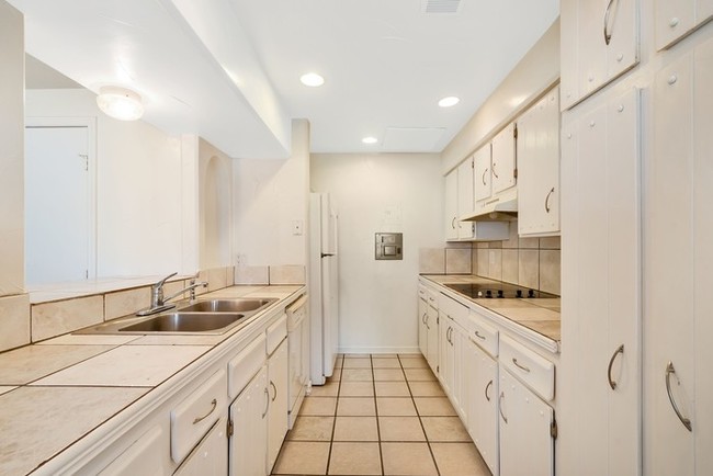 Building Photo - 1172 S Eagle Cir