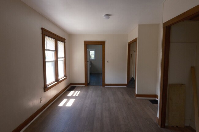 Building Photo - 840-840 Woodbine Ave SE