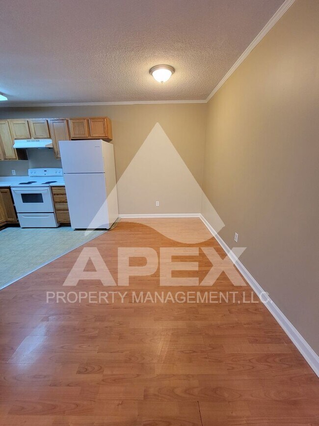 Building Photo - MOVE-IN SPECIAL, $1 RENT!! - 3 Bd | 2 Ba G...