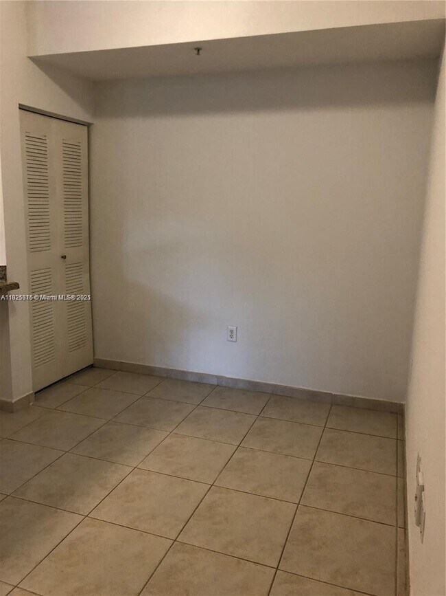 Foto del edificio - 7230 NW 114th Ave