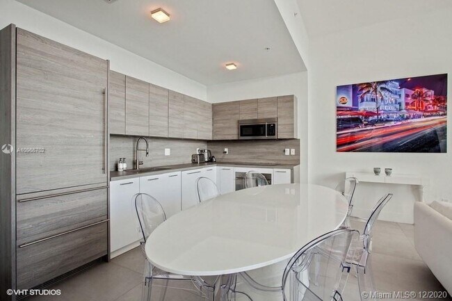 Building Photo - 400 Sunny Isles Blvd