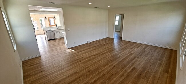 Photo - 6376 W 83rd St (Los Angeles, CA) House