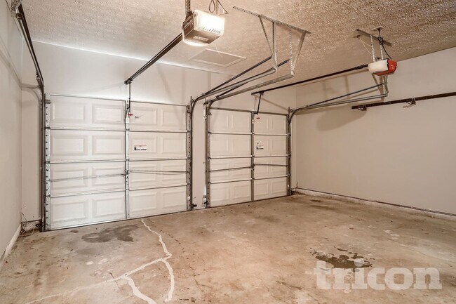 Building Photo - 415 Park Creek Trce