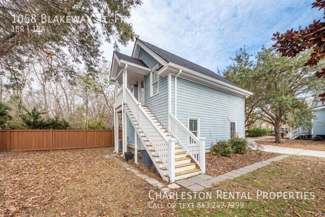 Photo - 1058 Blakeway St House