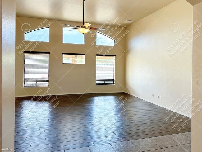 Building Photo - 4 br, 2.5 bath House - 9003 S 10th Dr