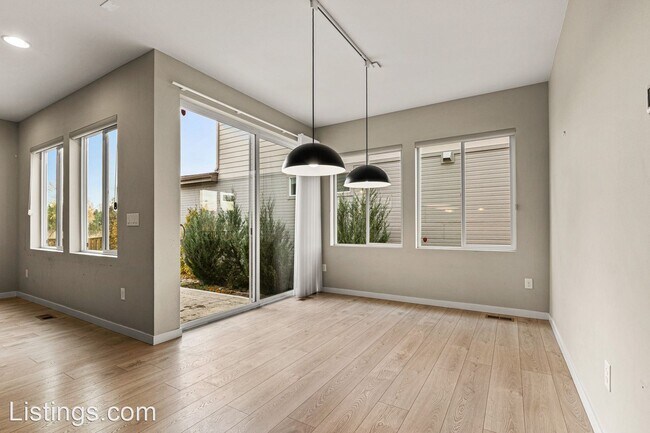 Foto del edificio - 3 br, 3 bath House - 9633 Dunning Cir