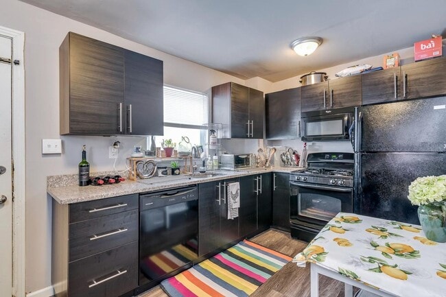 Building Photo - 6731 Hamilton Ave