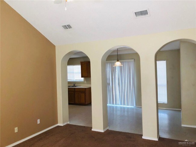 Building Photo - 512 Rancho Del Rey