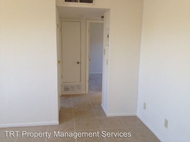 Foto del edificio - 5816-5822 S Morris Blvd