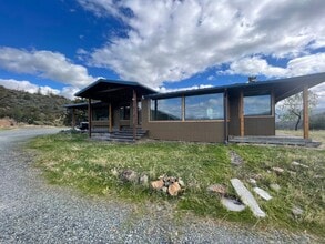 Building Photo - 2103 Little Applegate Rd