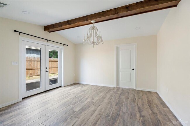 Building Photo - 13 H S St