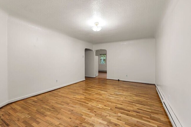 Foto del edificio - 6610 E Burnside St