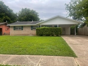 Building Photo - 1522 Teekell St