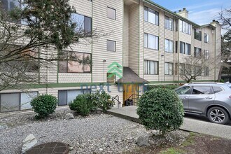 Building Photo - 9512 1st Ave NE