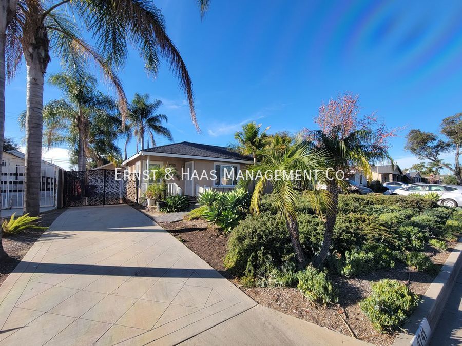 Primary Photo - Beautifully Remodeled 3 Bedroom 2 Bath Lak...