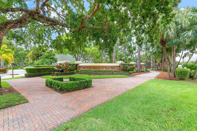 Building Photo - 5750 Coach House Cir