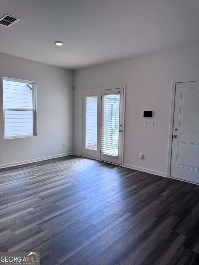 Foto del edificio - 145 Hargrave Ave