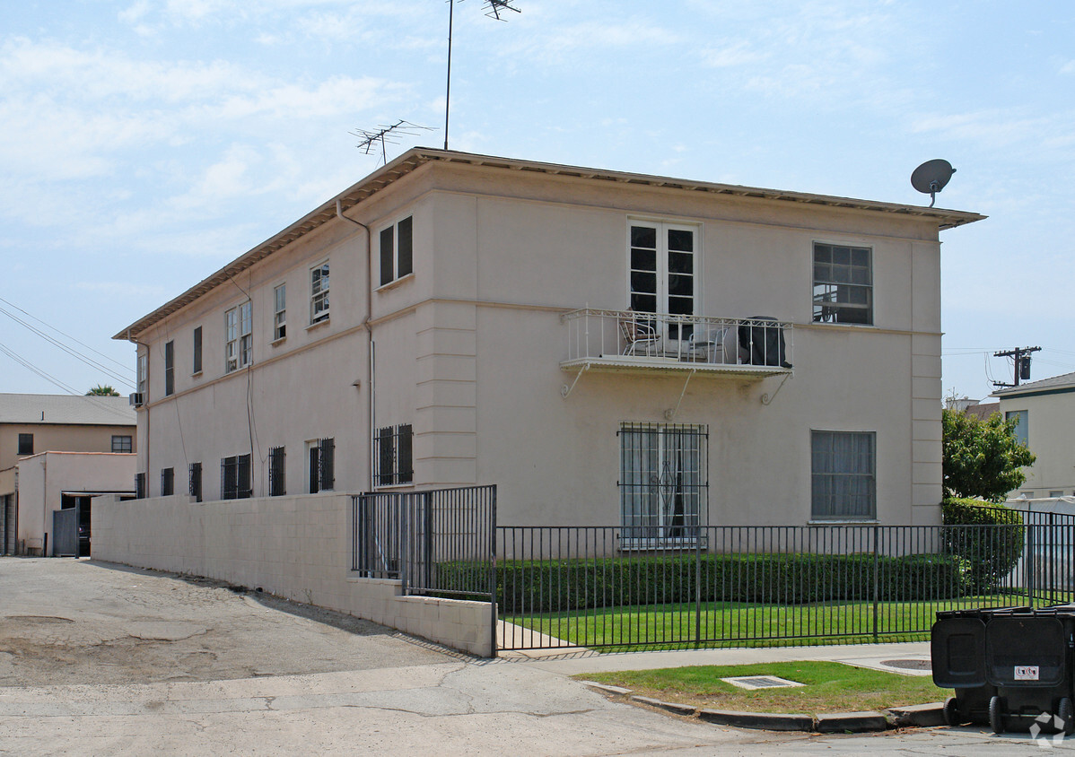 Building Photo - 130 N Orlando Ave