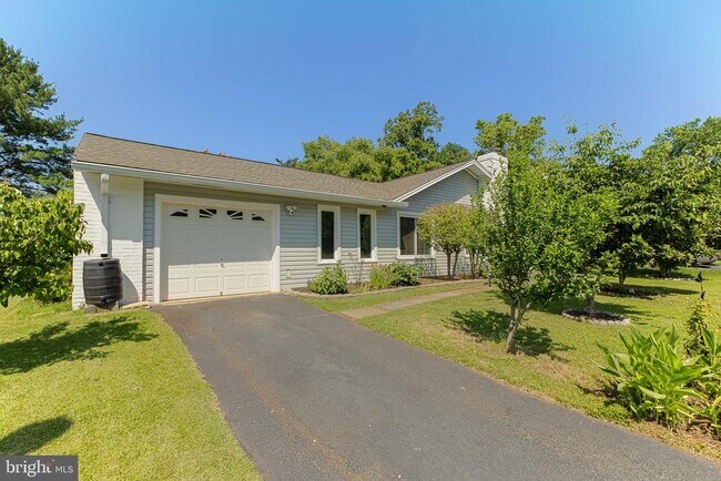 Building Photo - 246 Avondale Dr