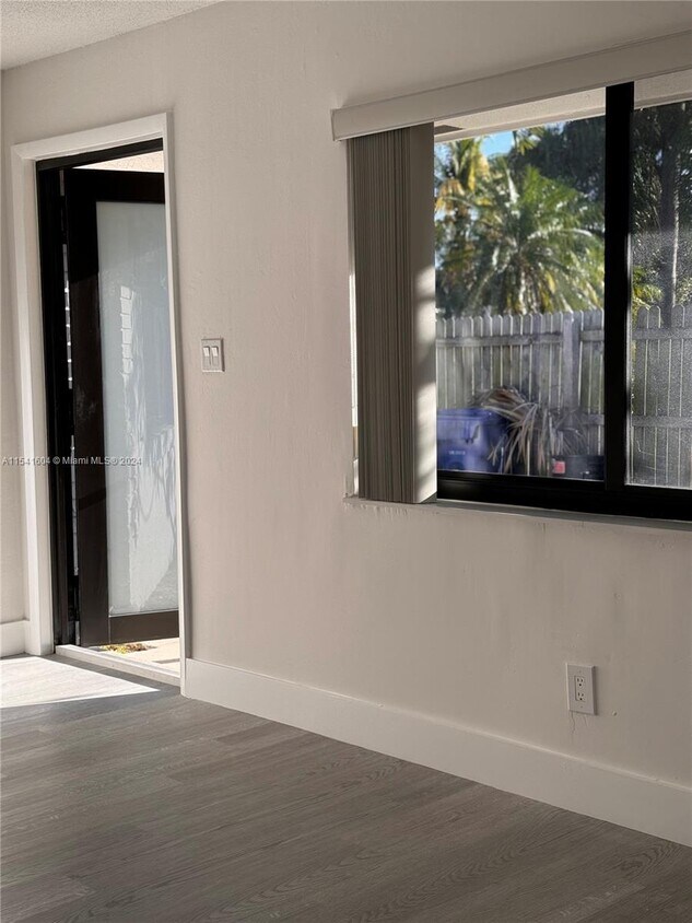 Foto del edificio - 1454 SW 33rd St