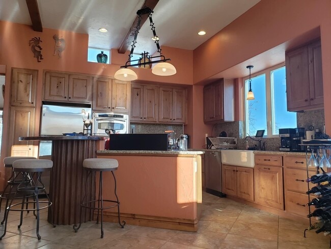 Building Photo - 361 Longhorn Dr