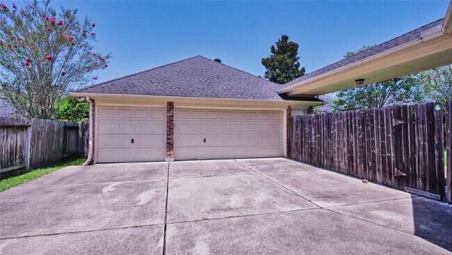Foto del edificio - 21318 Chickory Trail