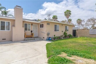 Building Photo - 1688 W Sumac Ln
