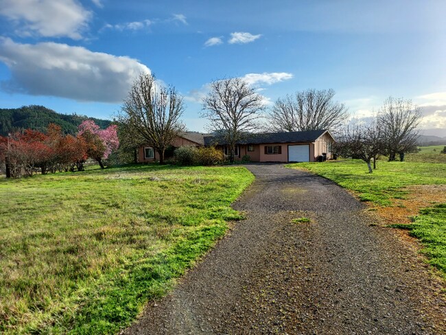 Foto del edificio - 1338 Green Valley Rd