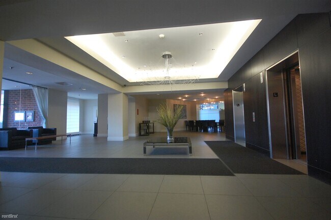 Building Photo - 1 br, 1 bath Condo - 15 North Beacon St 209