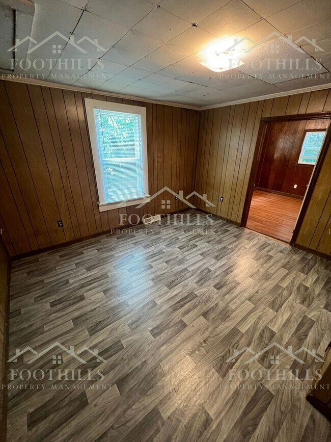 Foto del edificio - Spacious 3 Bedroom Home Near Anderson Univ...