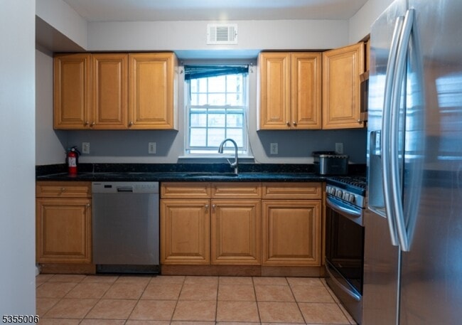 Building Photo - 239 N 19th St
