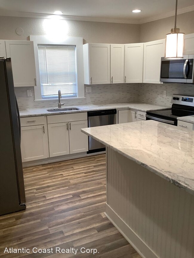Building Photo - 3 br, 2 bath House - 2140 Cedar Road A