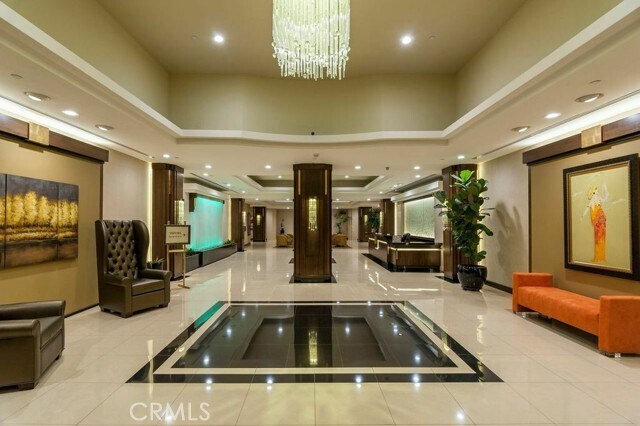 Foto del edificio - 345 Pioneer Dr