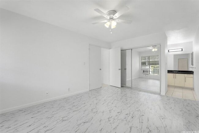 Building Photo - 605 Mananai Pl