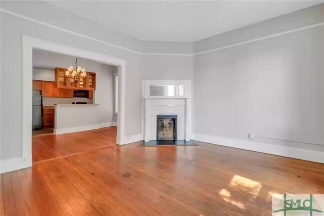 El salón está abierto a la cocina. - 117 Lincoln St