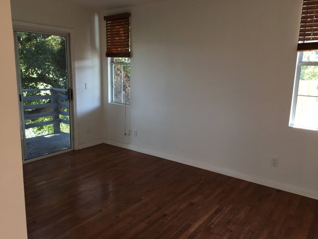 Building Photo - 16806 Mooncrest Dr