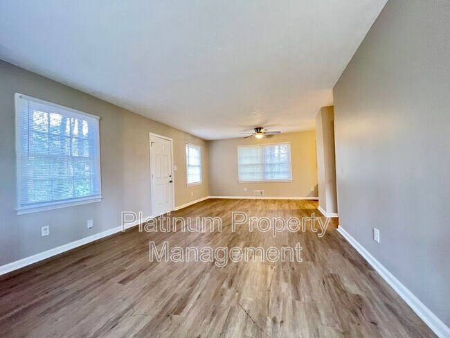 Building Photo - 4220 Hasty Ln