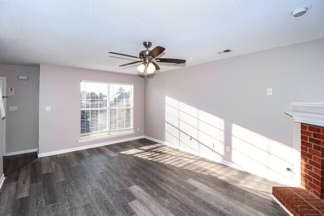 Foto del edificio - 5452 Belle Ridge Dr