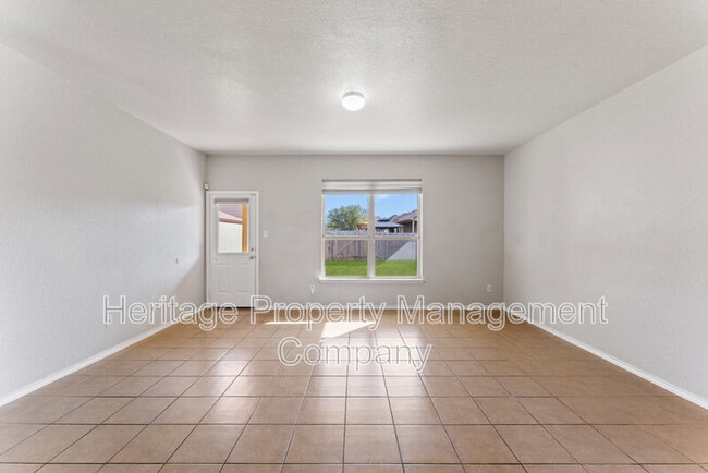 Foto del edificio - 5710 Abiding Way