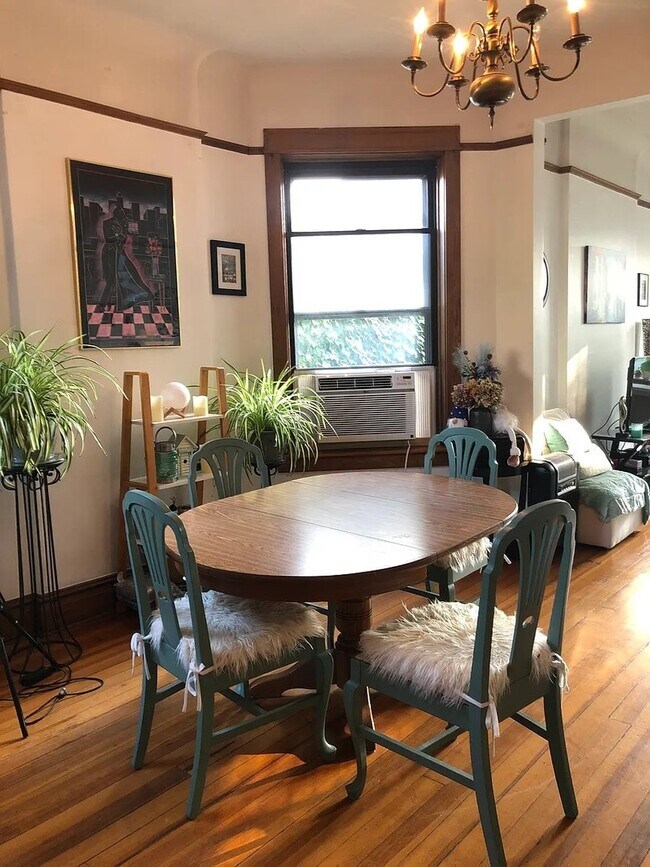 Foto del edificio - 1827 N Lincoln Park W