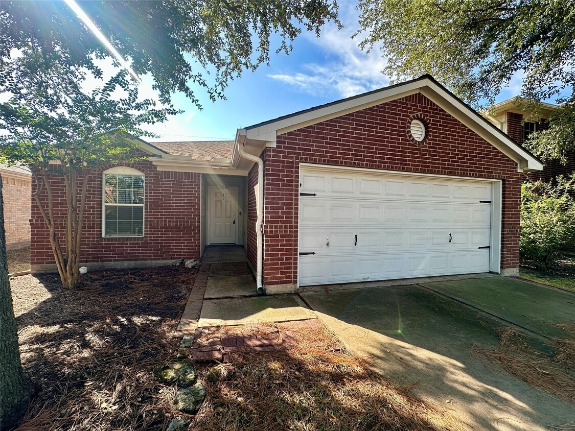 Primary Photo - 15631 Barber Grove Ln