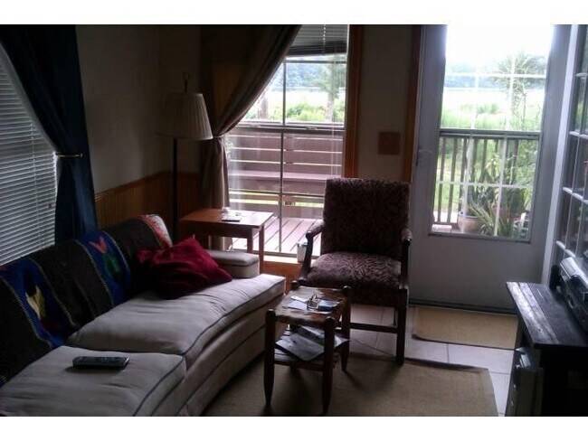 Foto del edificio - 174 Golden Meadow Dr